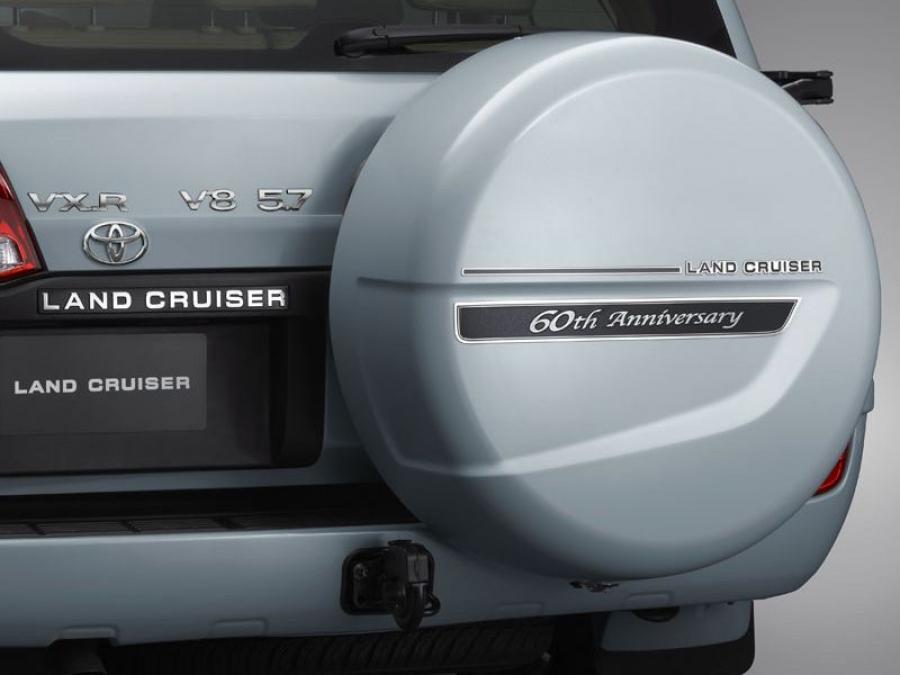  Toyota Land Cruiser 200 60th Anniversary 2011 года  (UAE) (фото 4 из 6)